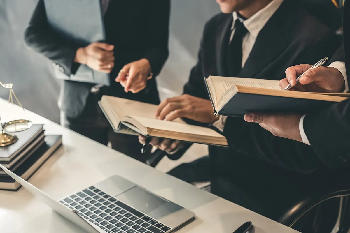 Background Check Compliance Guide: Top 5 Companies to Know